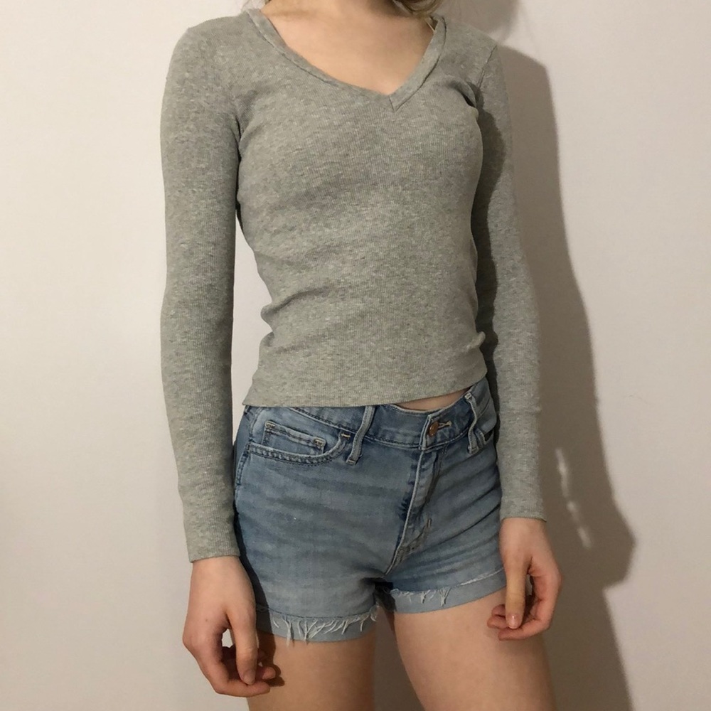 Brandy Melville Ribbed V-Neck Long-Sleeved Top